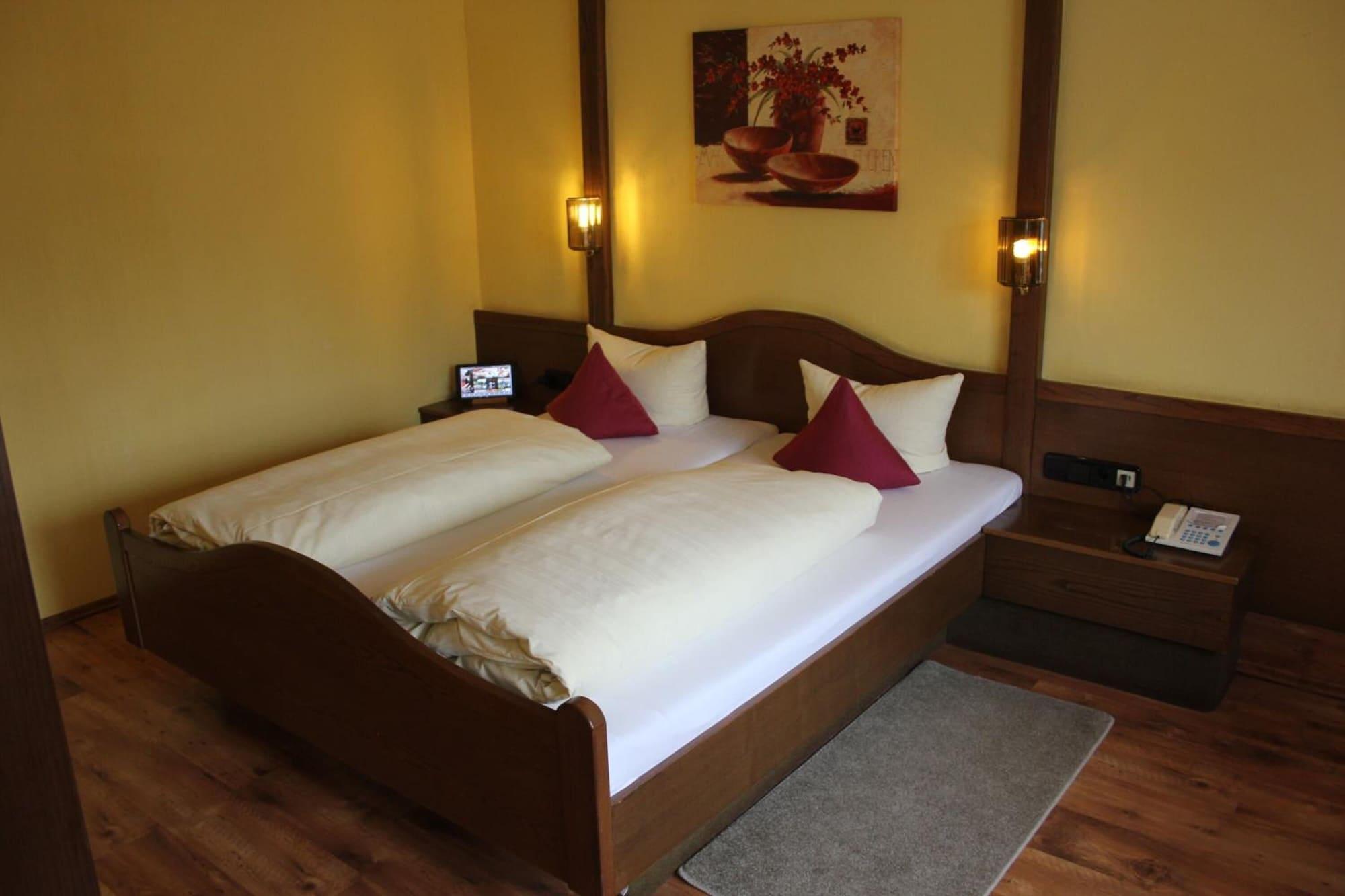 Hotel Lamm Remshalden Екстер'єр фото