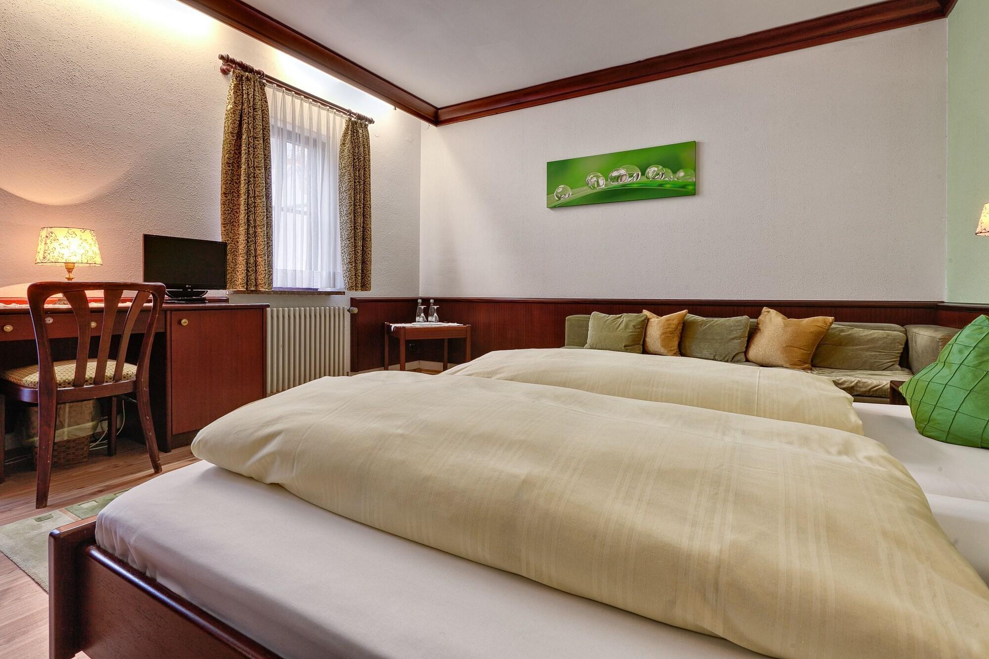 Hotel Lamm Remshalden Екстер'єр фото