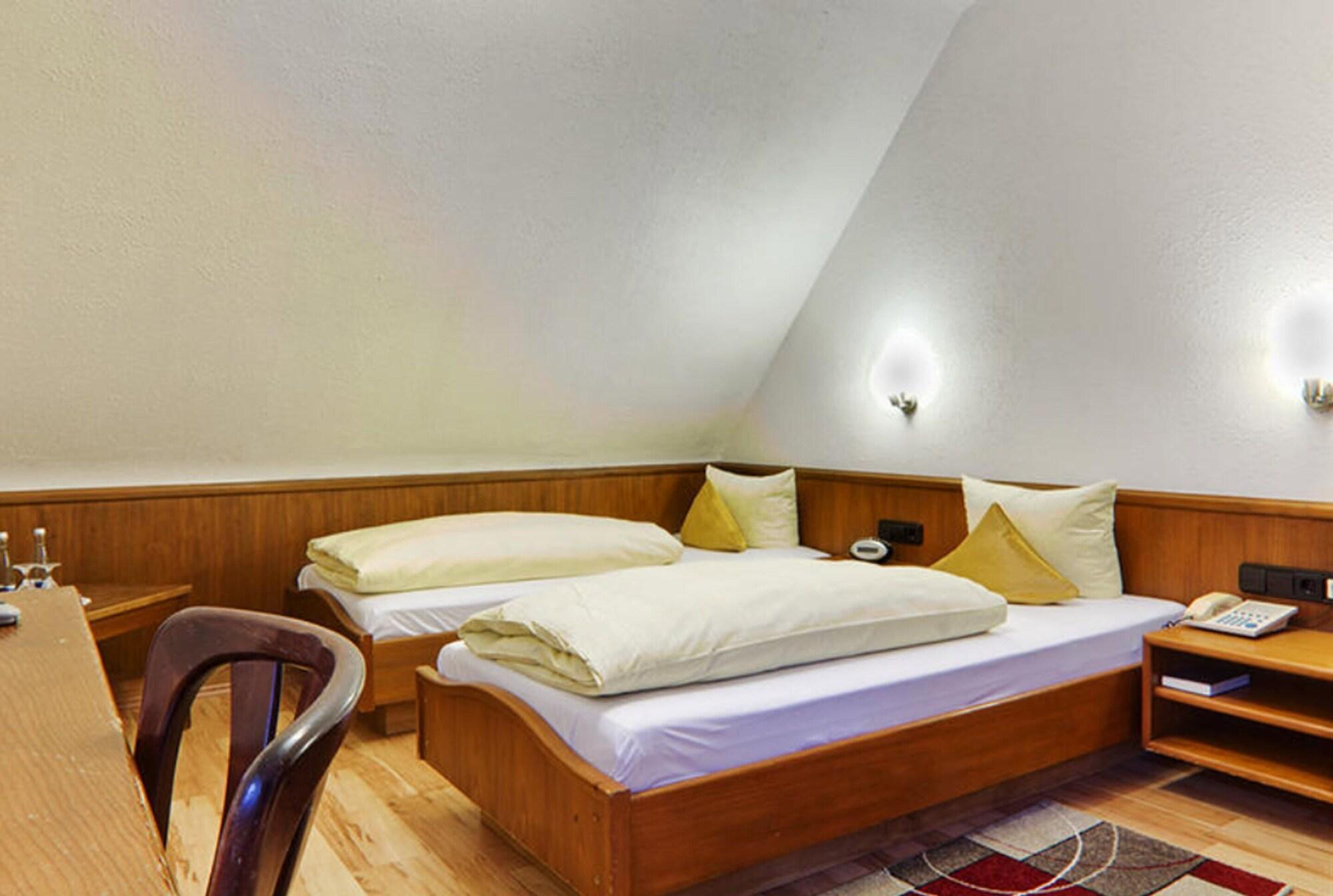 Hotel Lamm Remshalden Екстер'єр фото