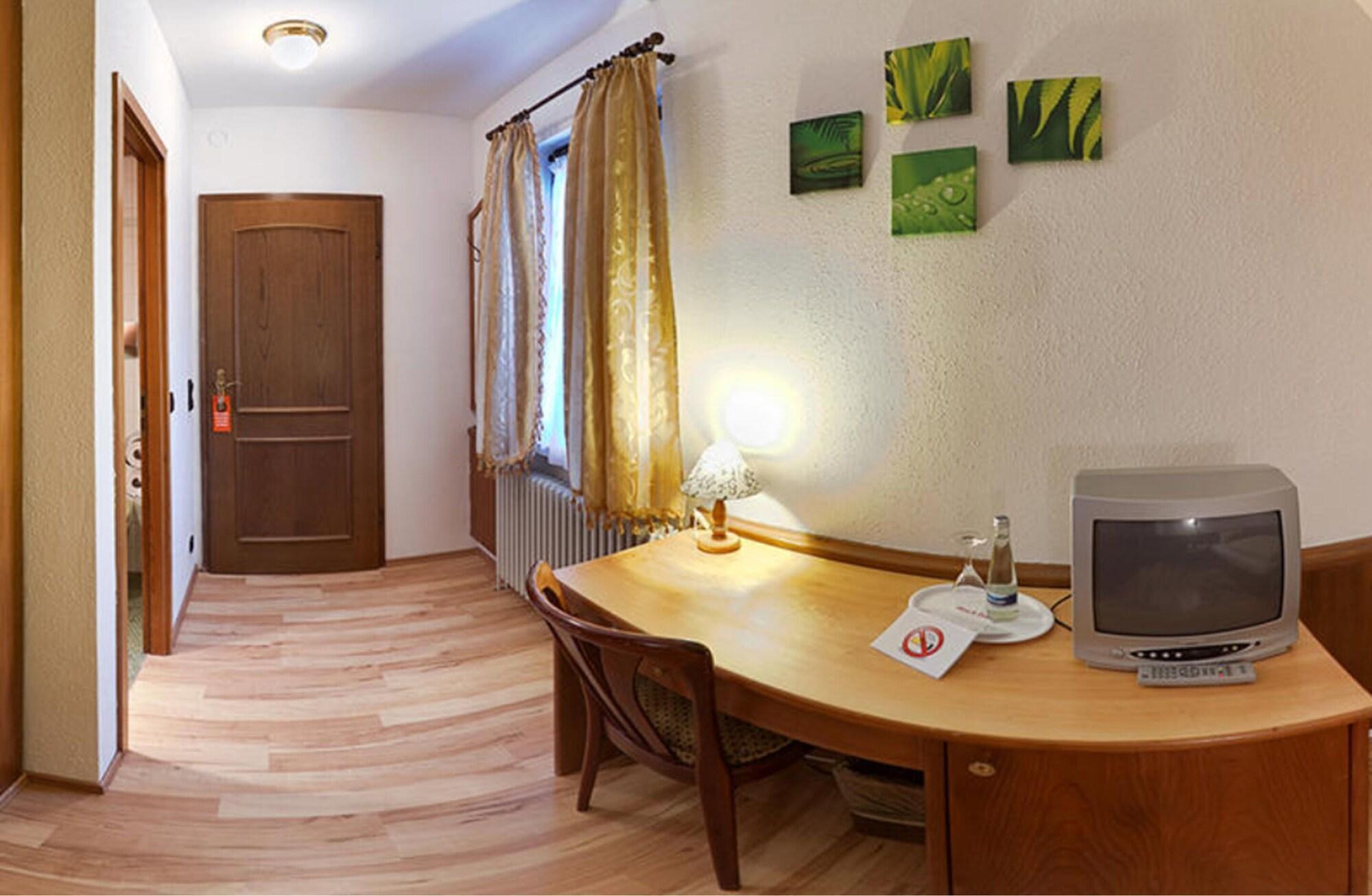 Hotel Lamm Remshalden Екстер'єр фото