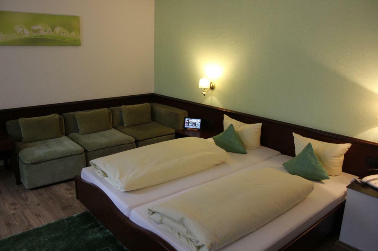 Hotel Lamm Remshalden Екстер'єр фото